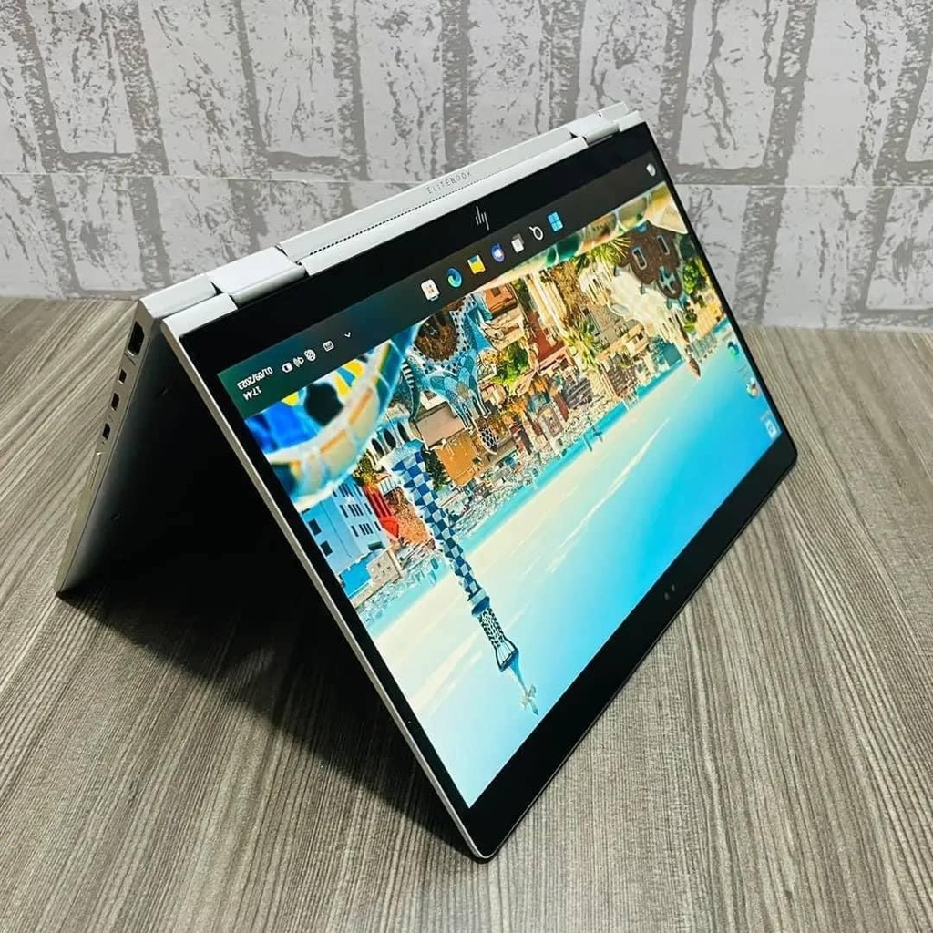 HP  EliteBook 1030 G2