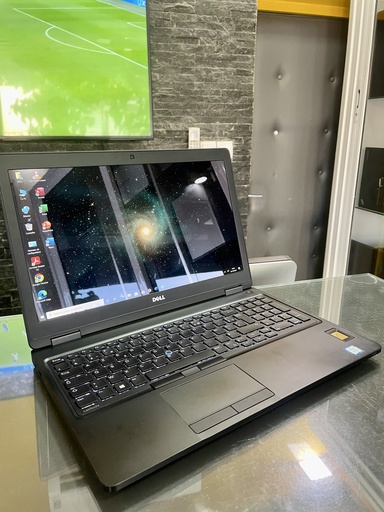 Latitude 5590